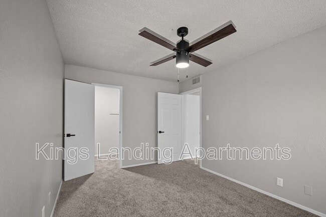 Foto del edificio - 306 Kings Way Dr