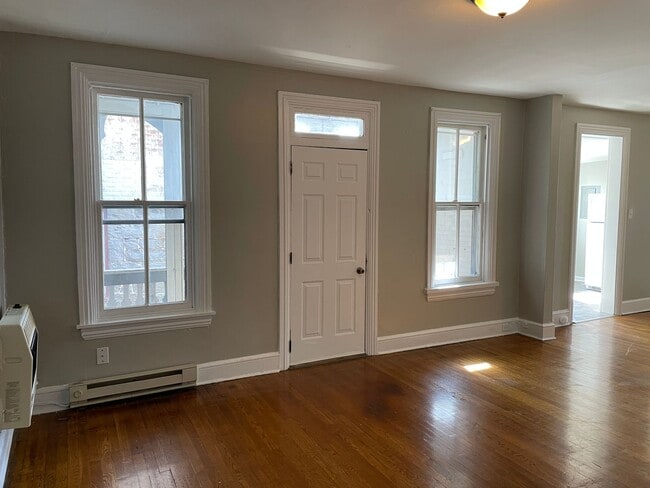 Building Photo - 122-122 N Hanover St