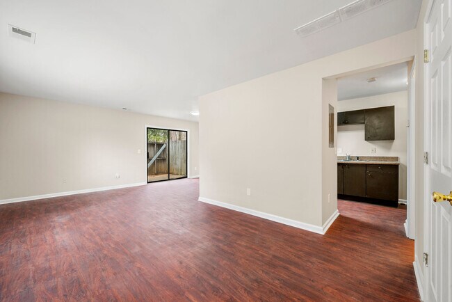 Foto del edificio - 3838 Mulkey Cir SW