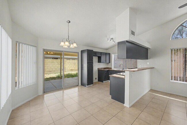 Building Photo - 11851 N 76th Dr