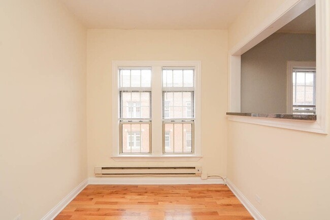 Foto del edificio - 729 W Barry Ave