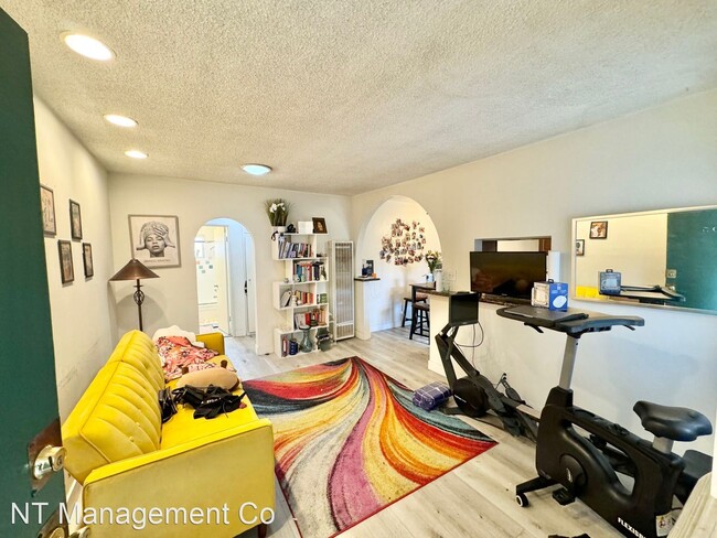 Building Photo - 1 br, 1 bath Apartment - 12504 Venice Blvd...