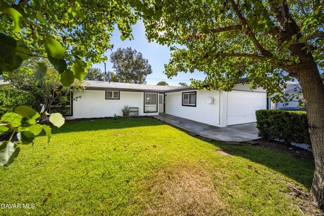 Building Photo - 27416 Dewdrop Ave