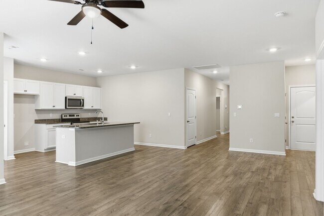 Building Photo - 102 Derbyshire Dr
