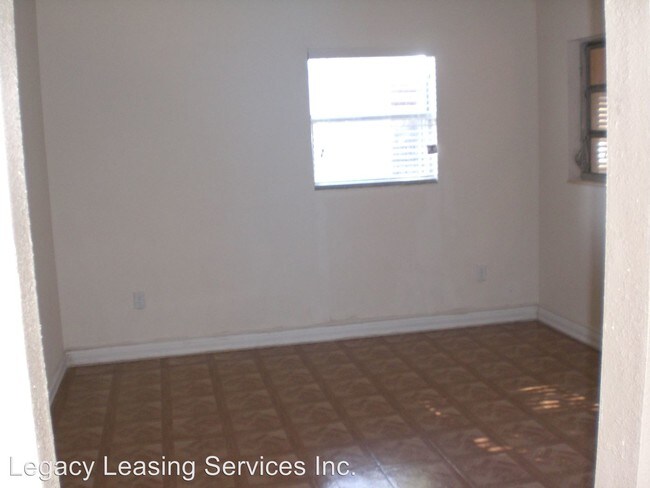 Building Photo - 1218 Avenue L