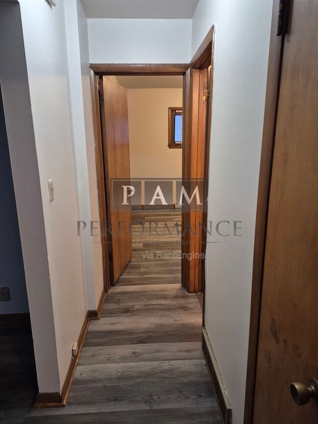 Building Photo - 2155 S 102nd St