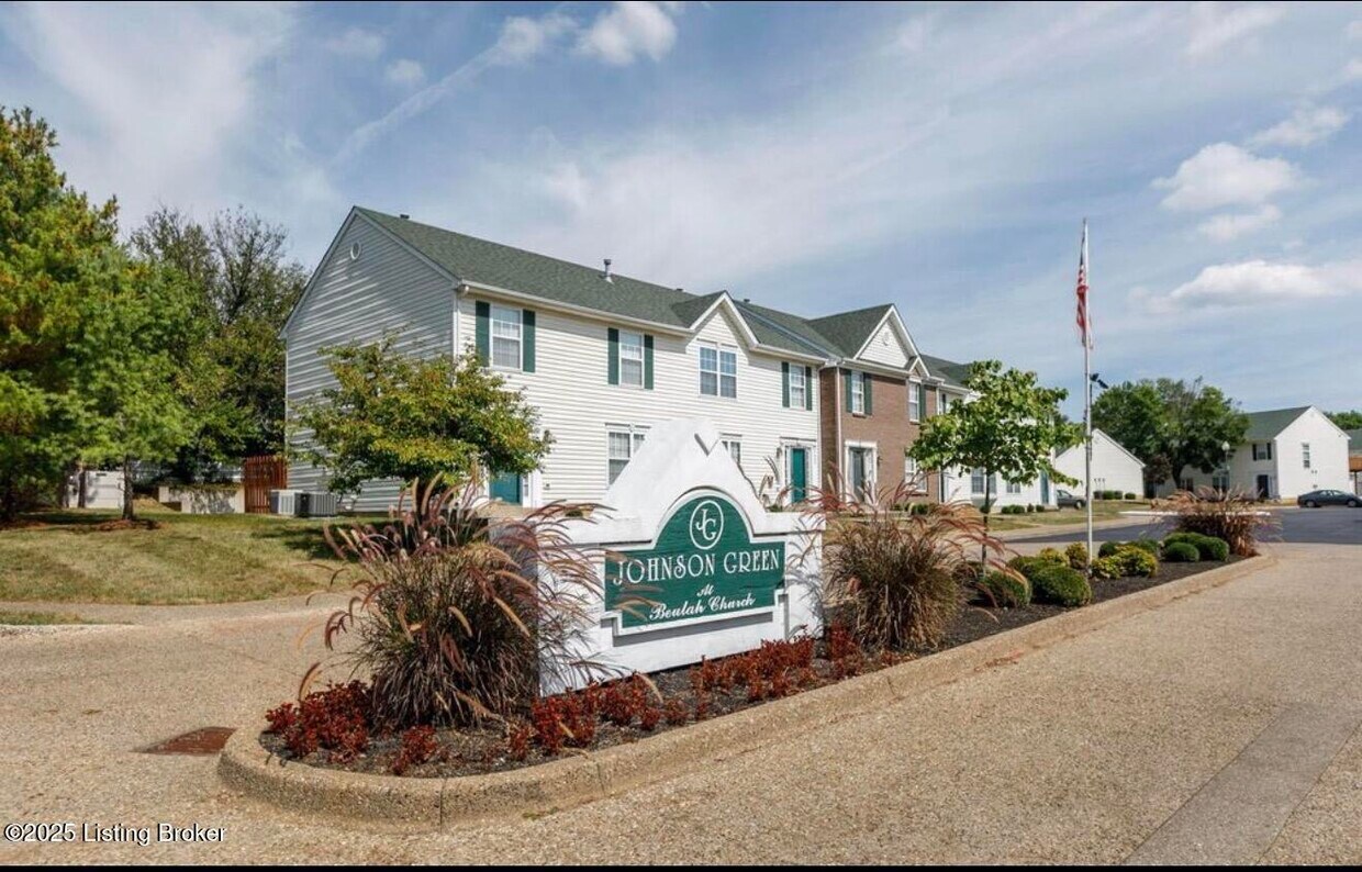 Primary Photo - 9500 Bayberry Green Ln