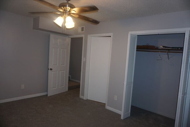 Building Photo - 65 Sycamore Cir