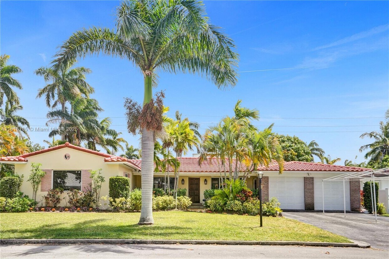 Foto principal - 1242 Adams St