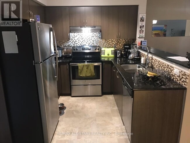 Building Photo - 1450 Main St E