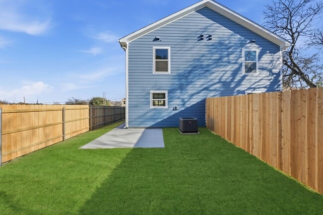 Building Photo - Brand New, Modern, and Ready for You in Temple, TX!