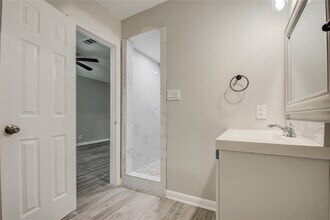 Building Photo - 10226 Envoy St