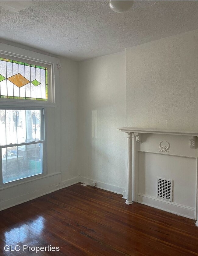 Building Photo - 3 br, 1.5 bath House - 1749 Darley Ave