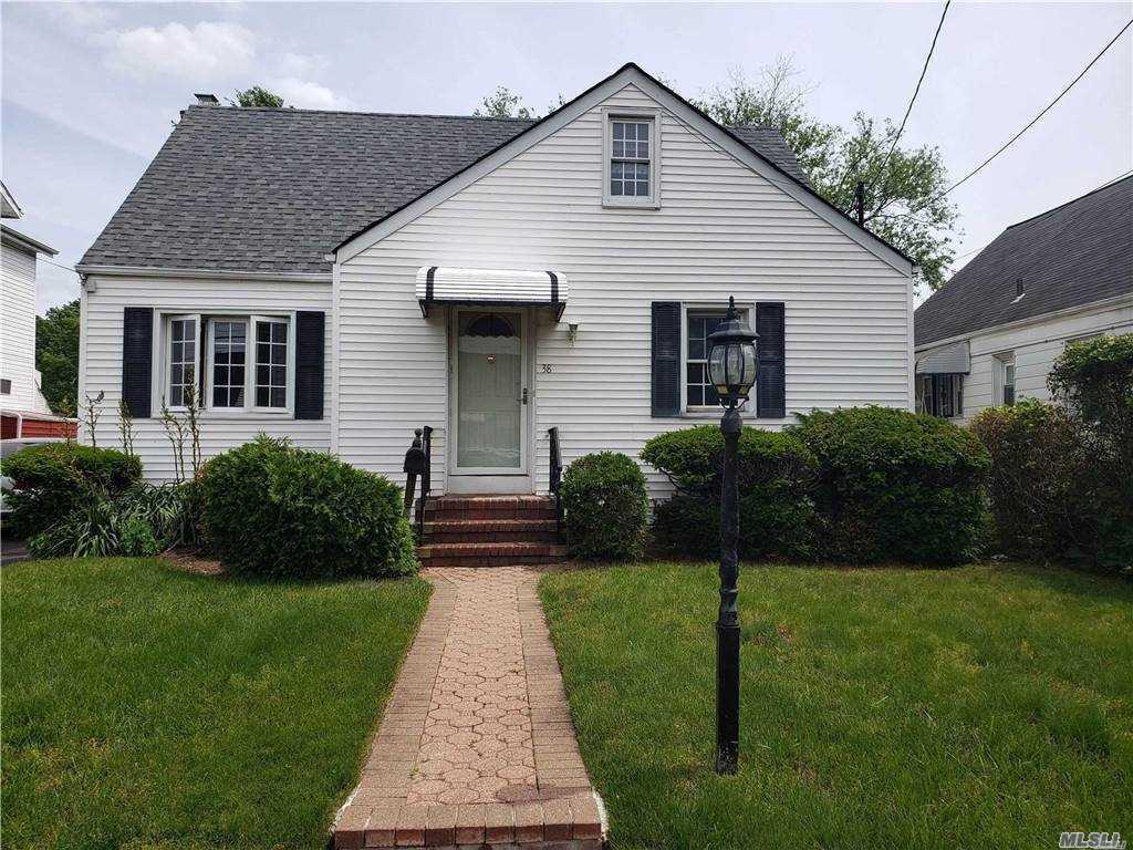 Primary Photo - 38 Essex Pl
