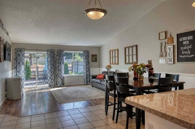 Building Photo - 6513 W Lowell Ave