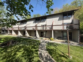 Building Photo - 420 W Jackson Blvd