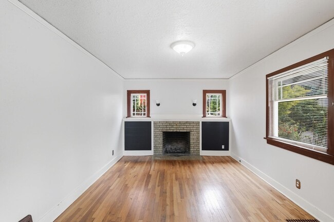 Building Photo - Charming Bungalow with Spacious Loft Suite and Large Backyard