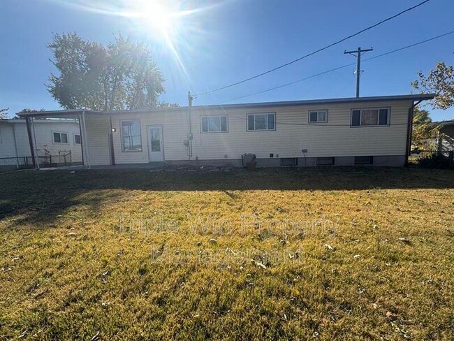 Foto del edificio - 775 Crabapple Ln