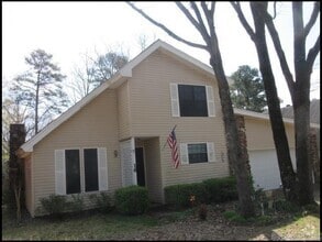 Building Photo - 16 Hickory Ln