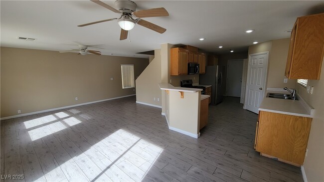 Foto del edificio - 6217 Mercer Valley St