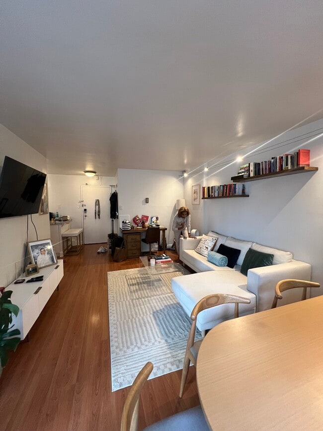 Foto del edificio - 1420 N St NW