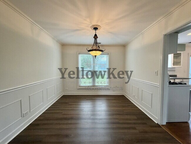 Building Photo - 728 Buffalo Cir