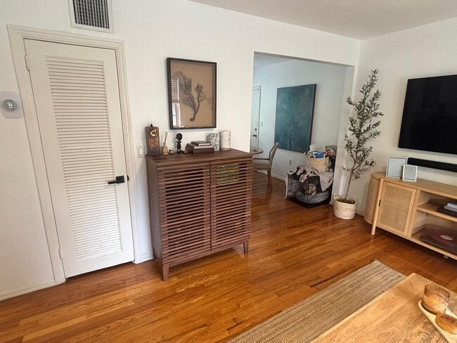 Foto del edificio - Charming - Premium Location 1 Bed/1 b unit