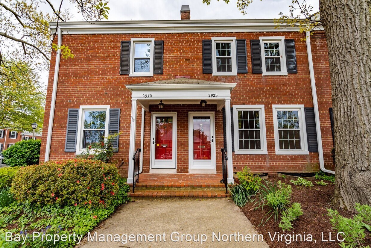 2 br, 2 bath House 2928 DINWIDDIE ST., S. House Rental in Arlington