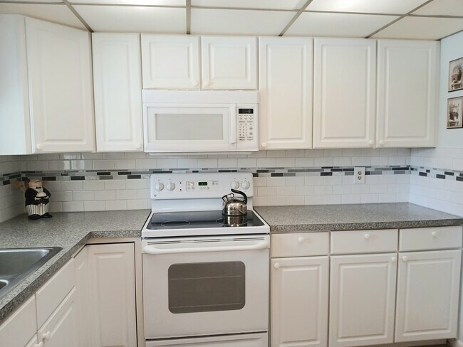 Building Photo - 201 St Lucie Ln