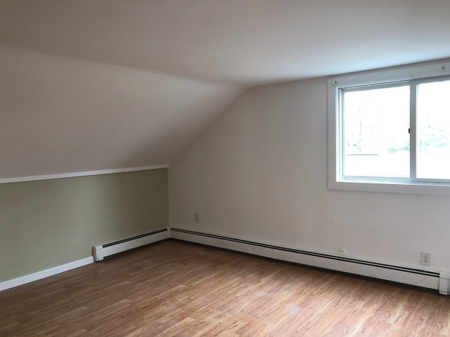 upstairs loft: large bedroom + half bath - 11 Waterside Ln