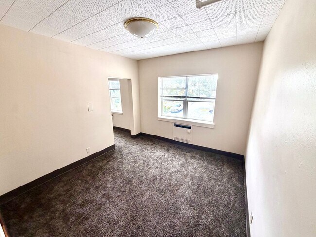 Foto del edificio - Eagle Crest Village Apartments #212: 1bdrm/1bath – All Utilities & Wi-Fi Included!