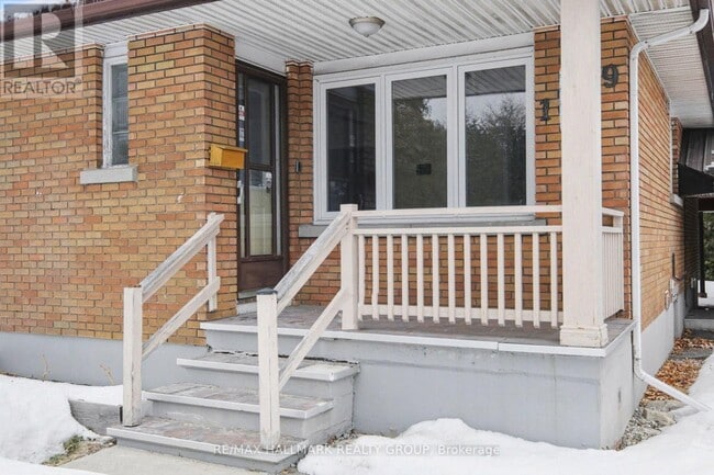 Photo du bâtiment - 1299 Evans Blvd