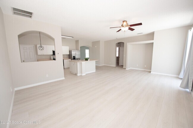 Foto del edificio - 5680 Friendly St