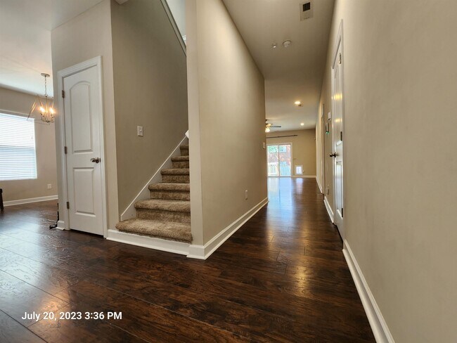 Building Photo - 632 W 27th St