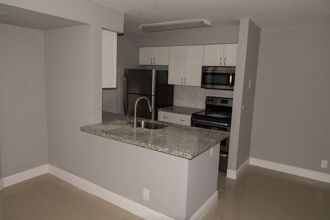 Building Photo - 2900 S University Dr