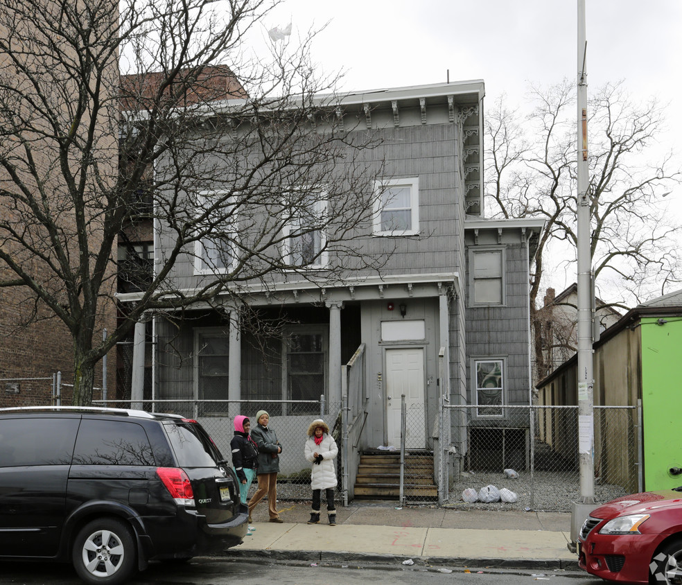 Building Photo - 276 Broadway