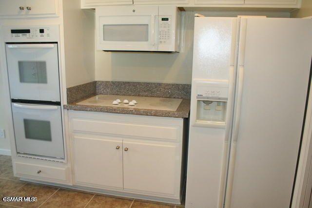 Foto del edificio - 77 Fallbrook Ave