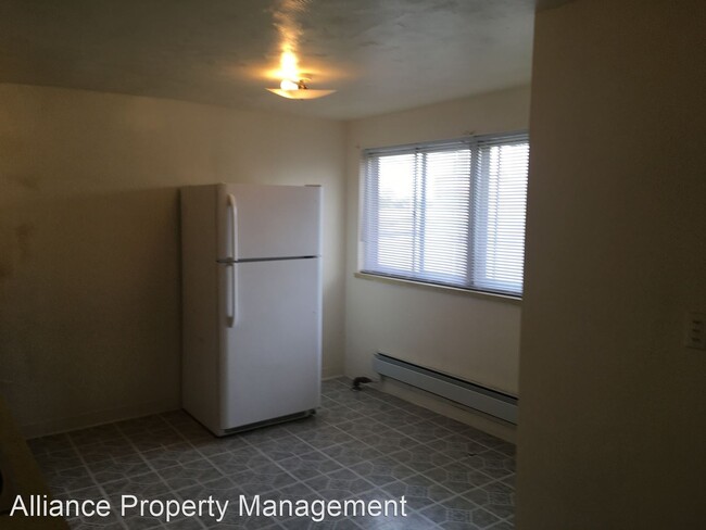 Building Photo - 3 br, 1.5 bath House - 1624 N Harrison St