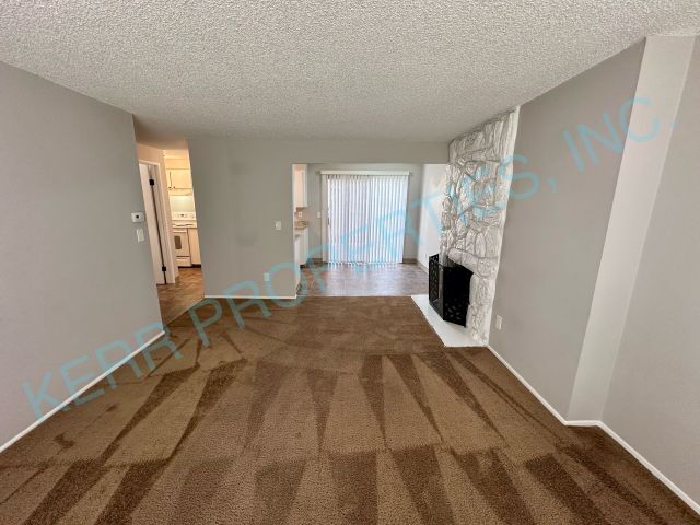 Building Photo - Charming 3-Bed Duplex in Gresham with Spacious 1100 Sq Ft Layout!