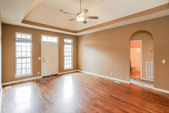 Building Photo - 128 Iroquois Dr