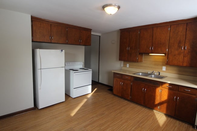 Building Photo - 1460 Elmwood Ave