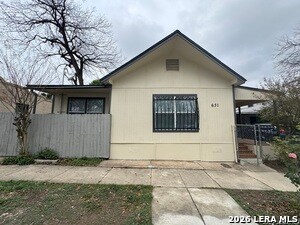 Foto del edificio - 631 E Mistletoe