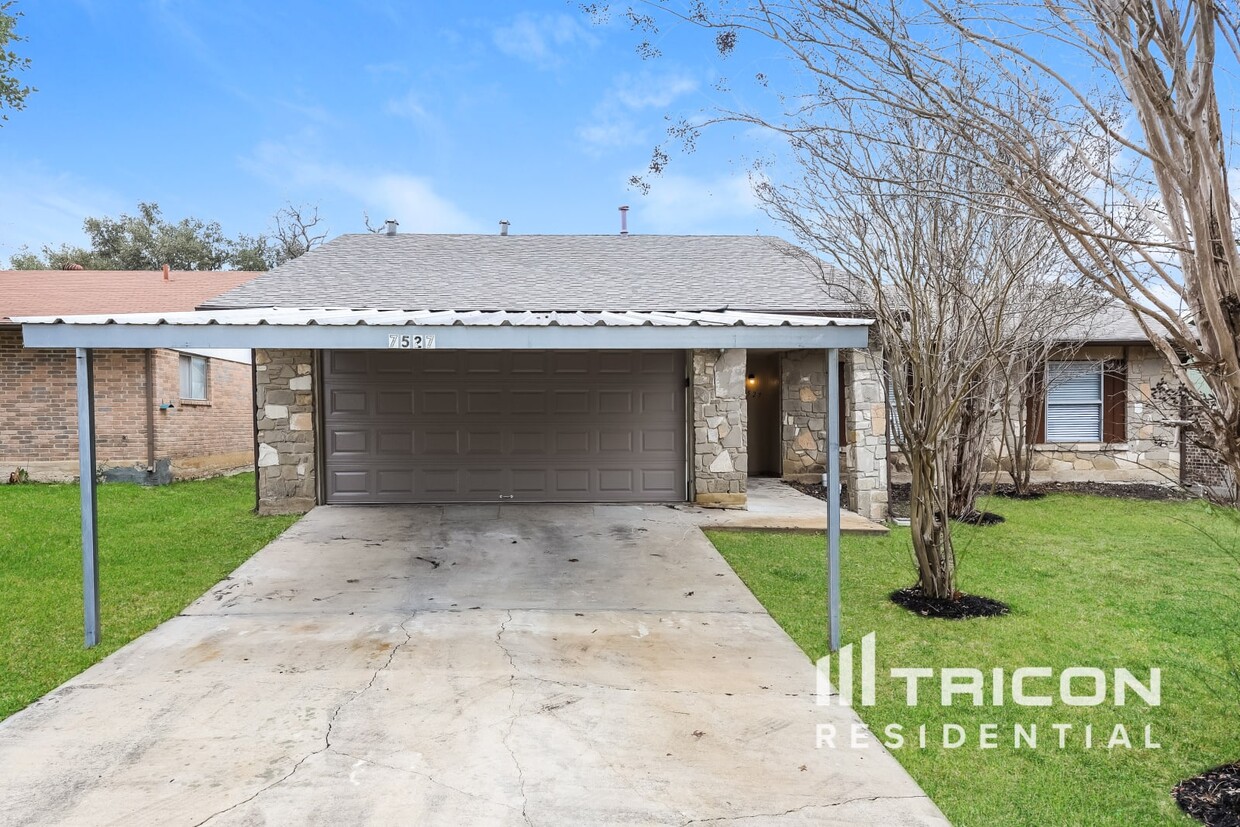 Foto principal - 7527 Ledgebrook Dr