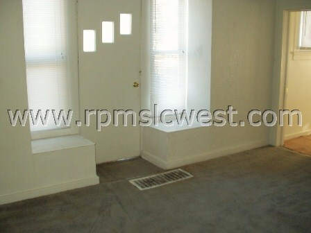 Building Photo - 387 G St