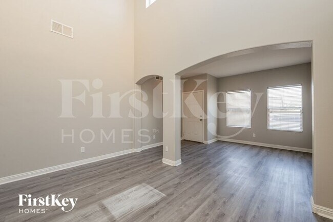 Foto del edificio - 1708 Mizzenmast Ave