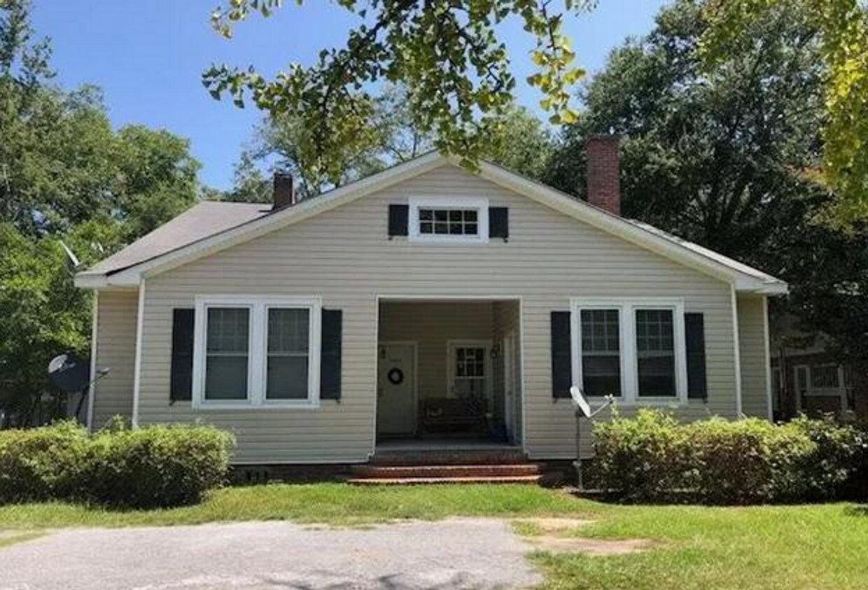 Primary Photo - 406 S Park Ave