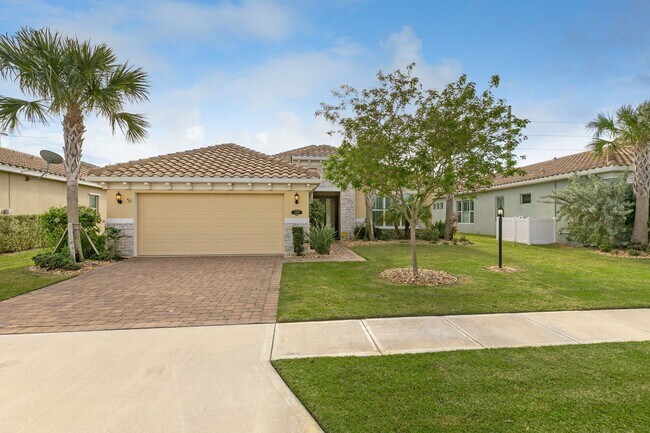 Foto del edificio - Luxury Living At An Affordable Price