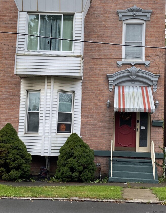 Primary Photo - 920 24th St