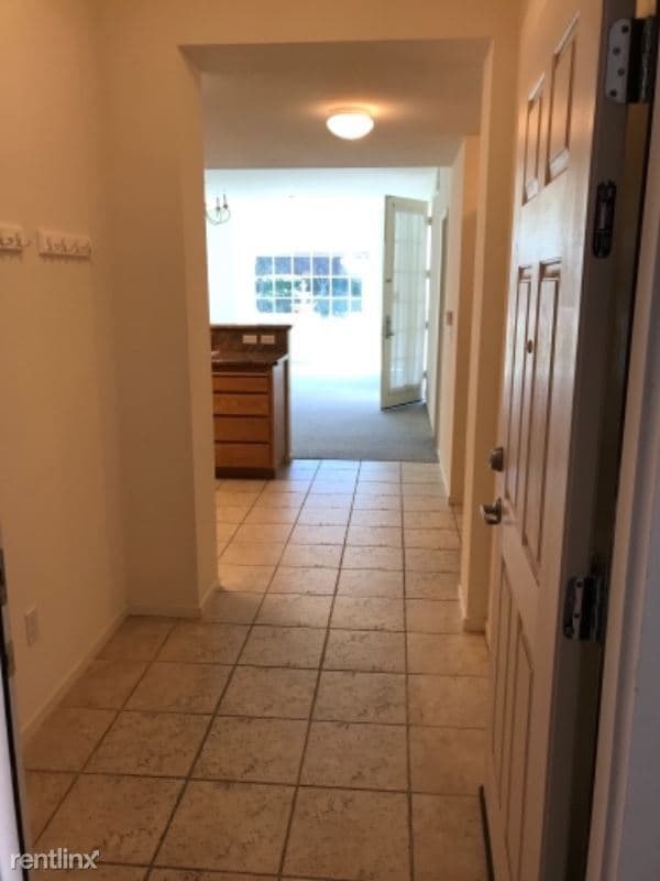 Primary Photo - 12 Oak Grove Dr
