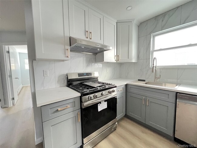 Building Photo - 34-22 Brookside St